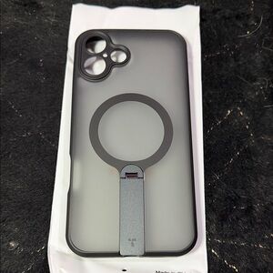 Torras IPhone 2024 6.7” black magnetic phone case NWT